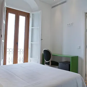 https://hostal-el-alojado-de-velarde.es-andalucia.com
